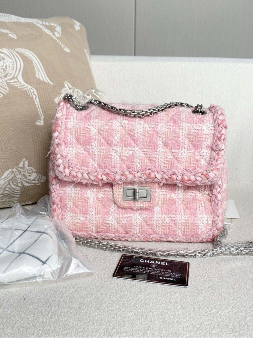 Chanel | 2.55 Houndstooth Flap Bag Pink Tweed | Excellent Condition
